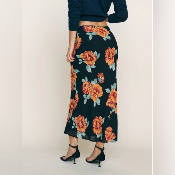 NWT Reformation Layla Skirt in Floral Size 2 - Picture 3 of 7